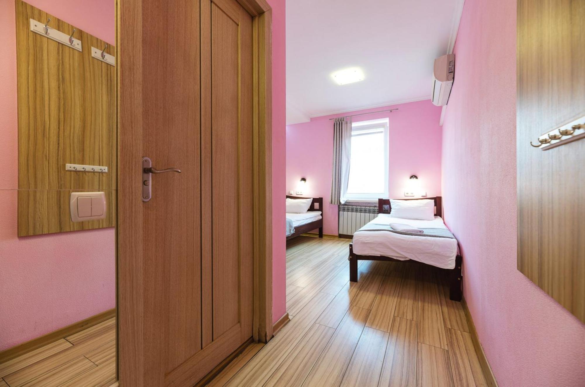 Guest House "Golden Gate 911 " Kiev Luaran gambar